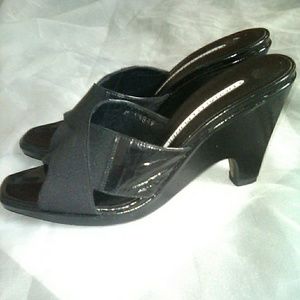 DONALD J. PLINER BLACK HEELS GREAT COND. SZ 6M